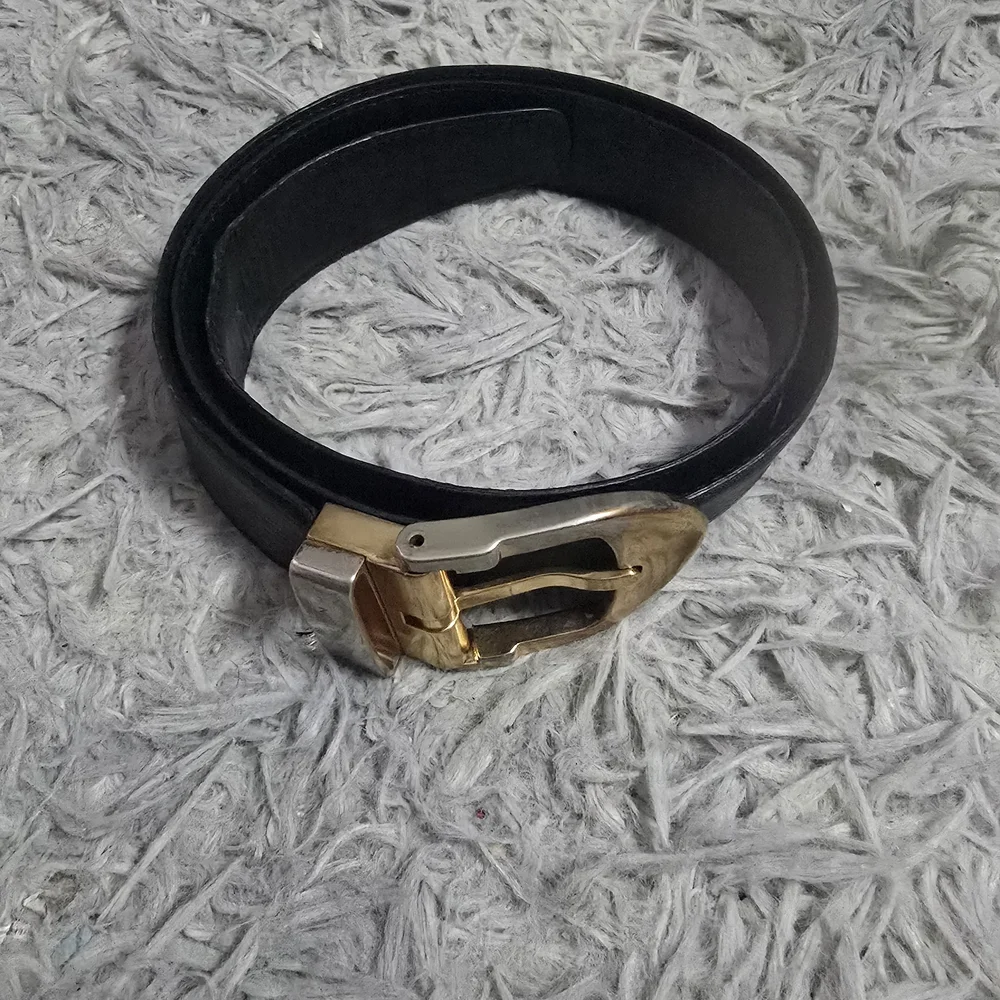 Louis Vuitton Black Epi Leather Belt W/ Gold Tone Belt Buckle (GOOD/FAIR)✨️🖤✨️